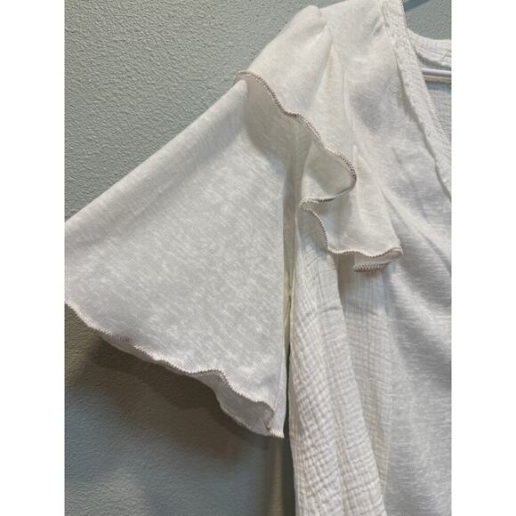 NWOT Boutique POL Ivory Buttoned Ruffled Short Sleeve Top - Picture 5 of 8